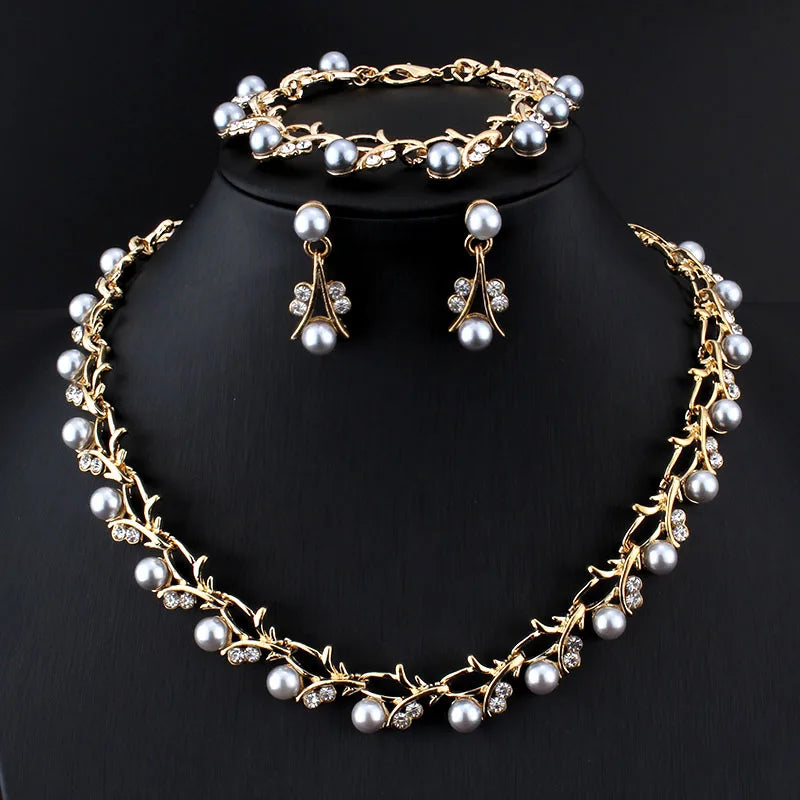 künstliche Perlen-Brautschmuck-Set in golgfarbig für Damen. Zinklegierung, Strassimitationsperlen